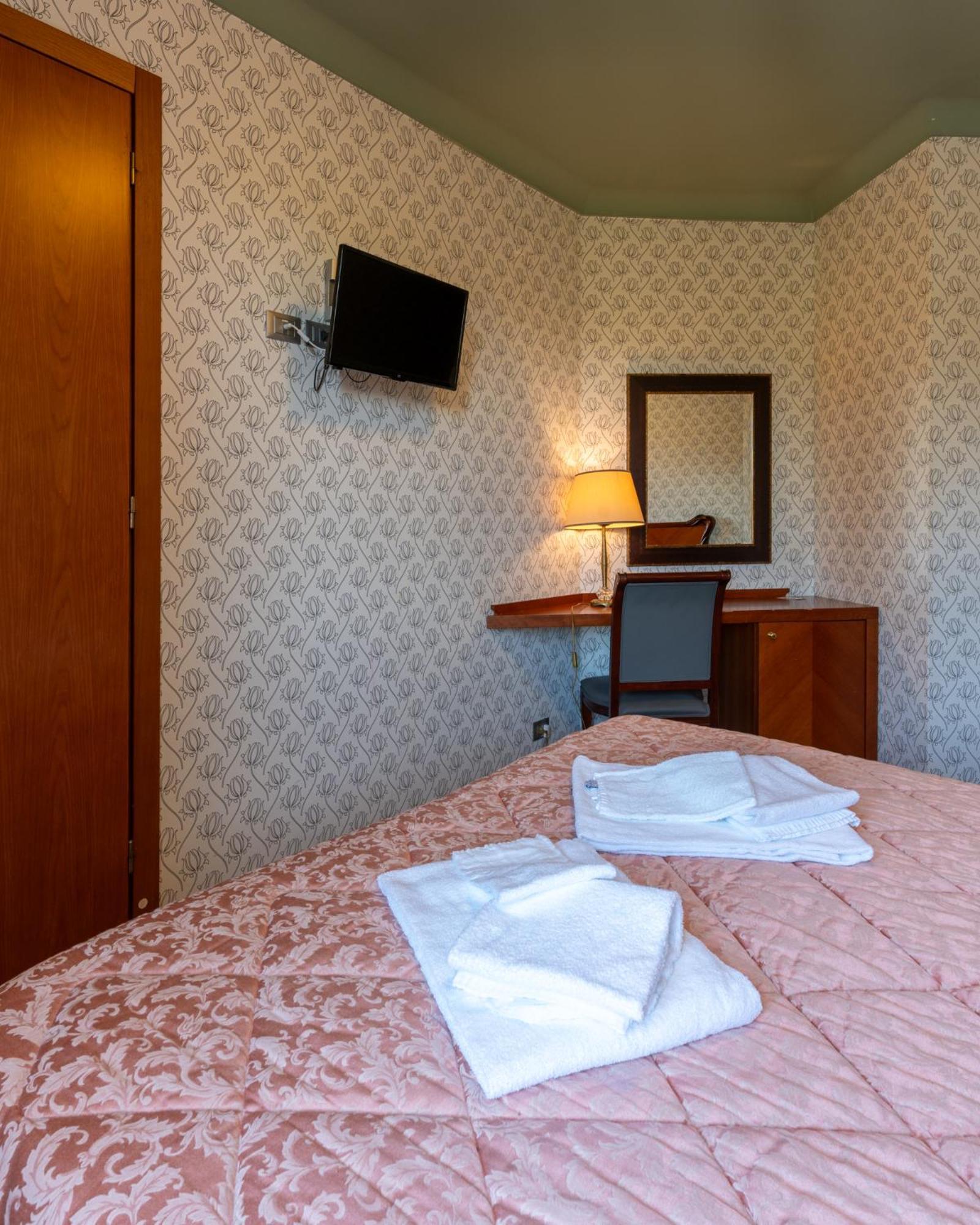 סארנאנו Hotel Terme מראה חיצוני תמונה